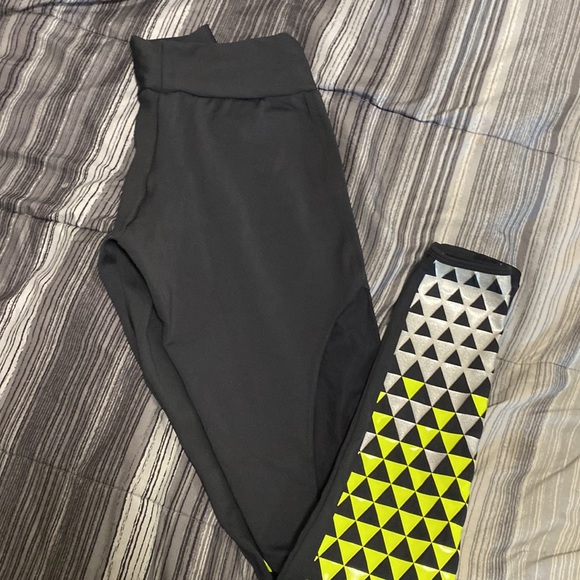 Hipkini athletic leggings TAMANHO G black, yellow size small ? - Picture 9 of 12